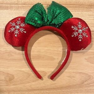 Disney Minnie Ears Winter Christmas